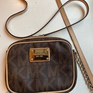 Michael Kors Mini Signature Jet Ser Crossbody